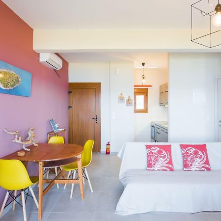 Nereus & Oceanus Beachfront Apartments, Lagonisi Beach #Feelslikehome Ormos Panagias Exteriér fotografie