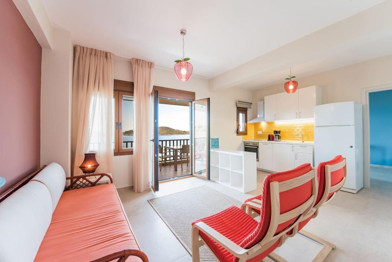 Nereus & Oceanus Beachfront Apartments, Lagonisi Beach #Feelslikehome Ormos Panagias Exteriér fotografie